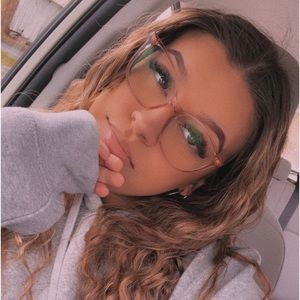 Meet your Posher, Savannah